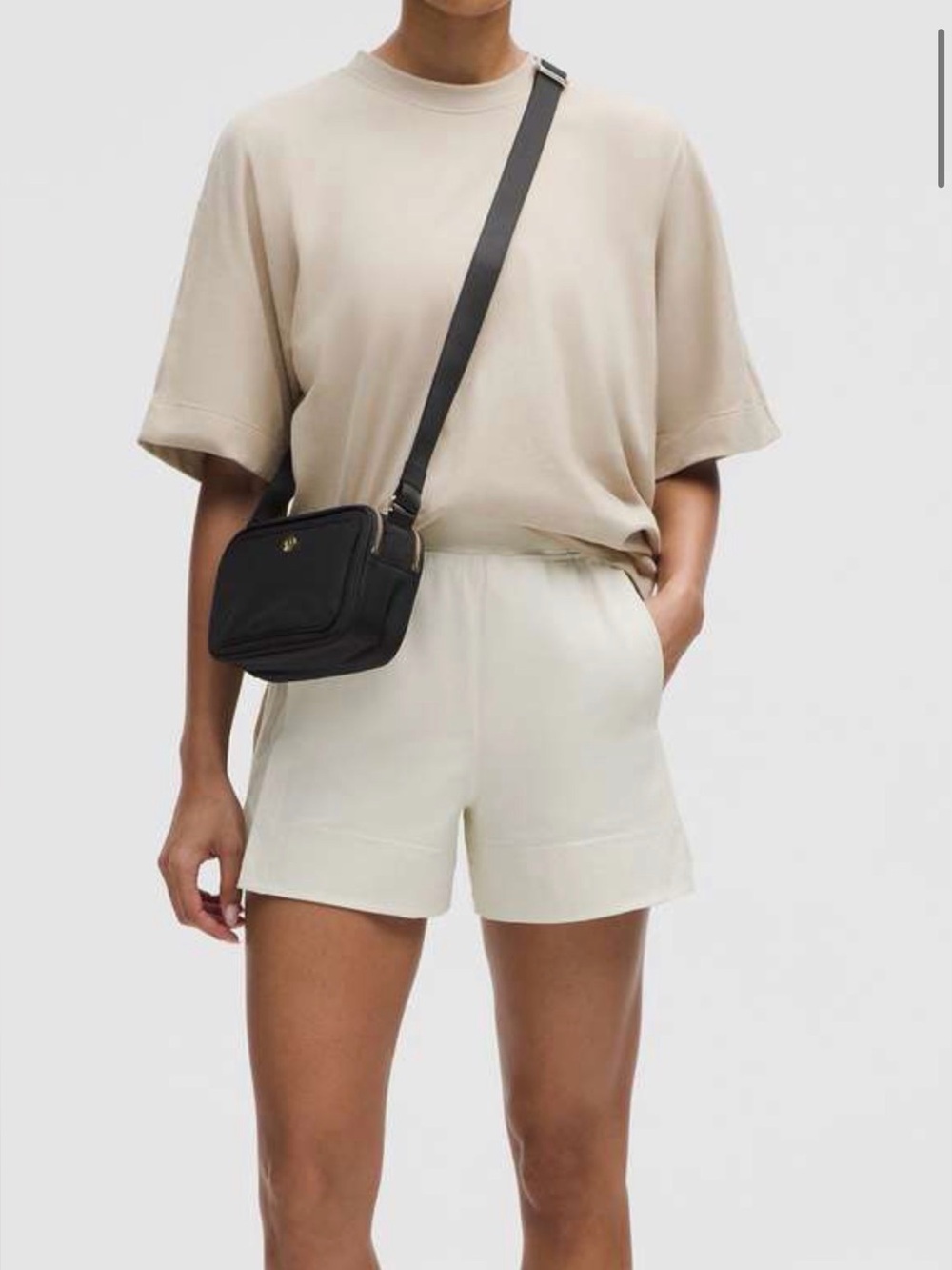 Lululemon Crossbody Camera Bag 2L *logo Black/Gold - Picture 9 of 9